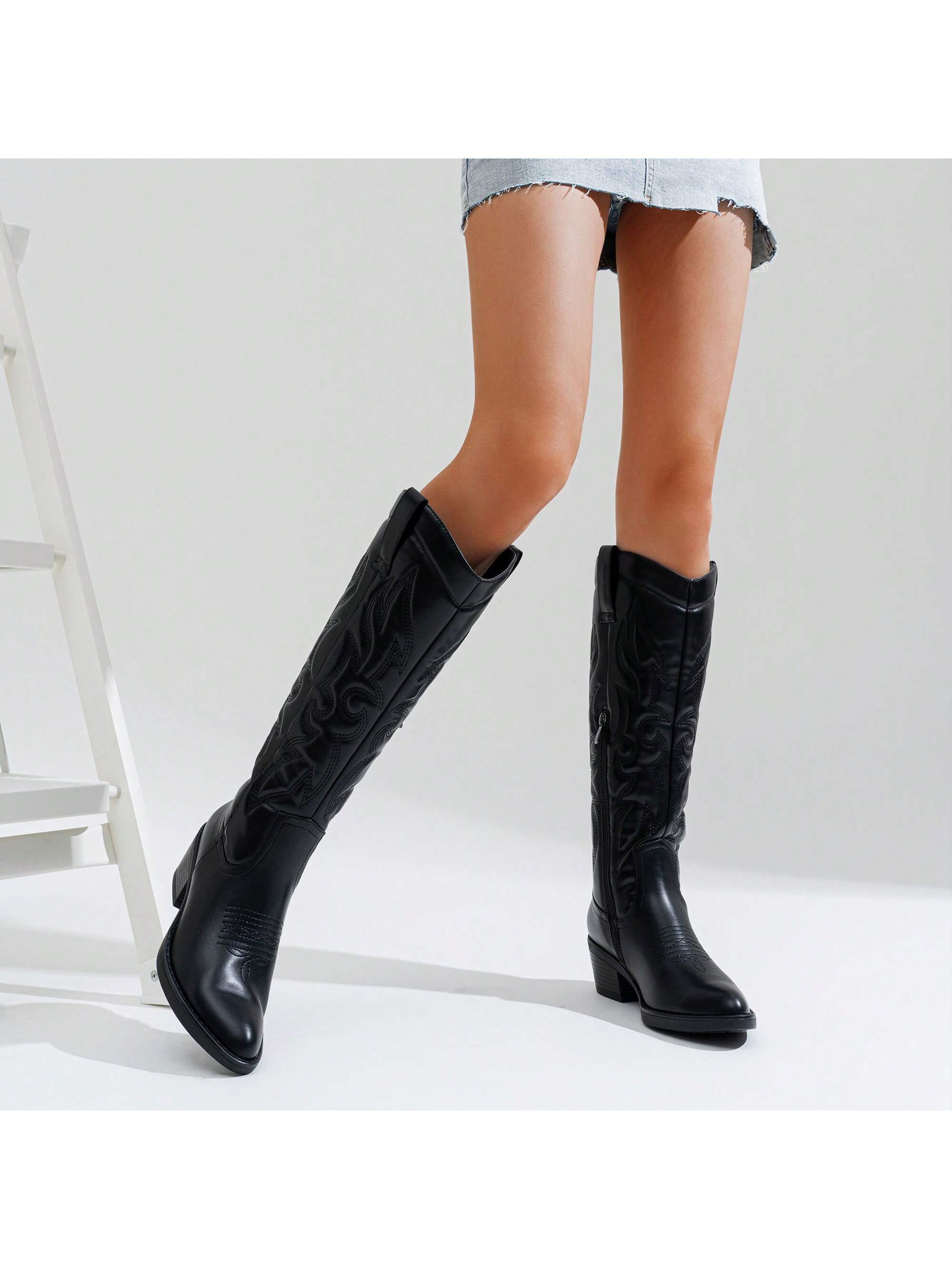 In Black Women Knee-High Boots