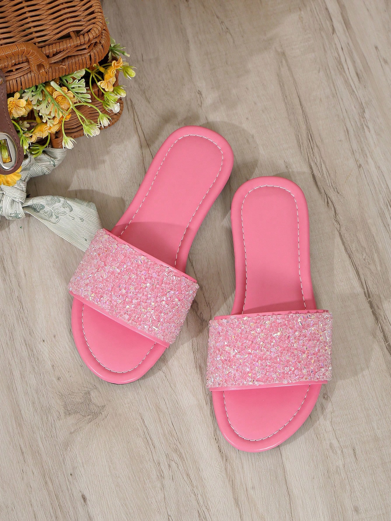 In Baby Pink Women Flat Sandals