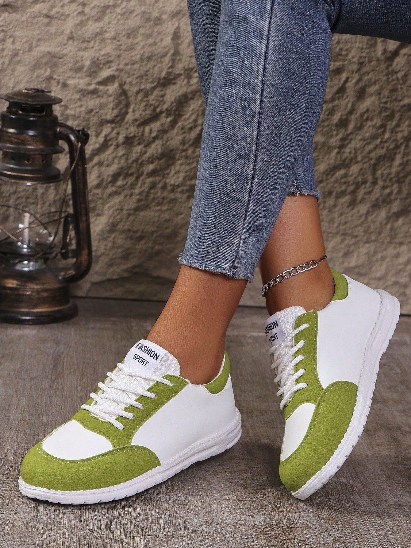 In Green Women Flats