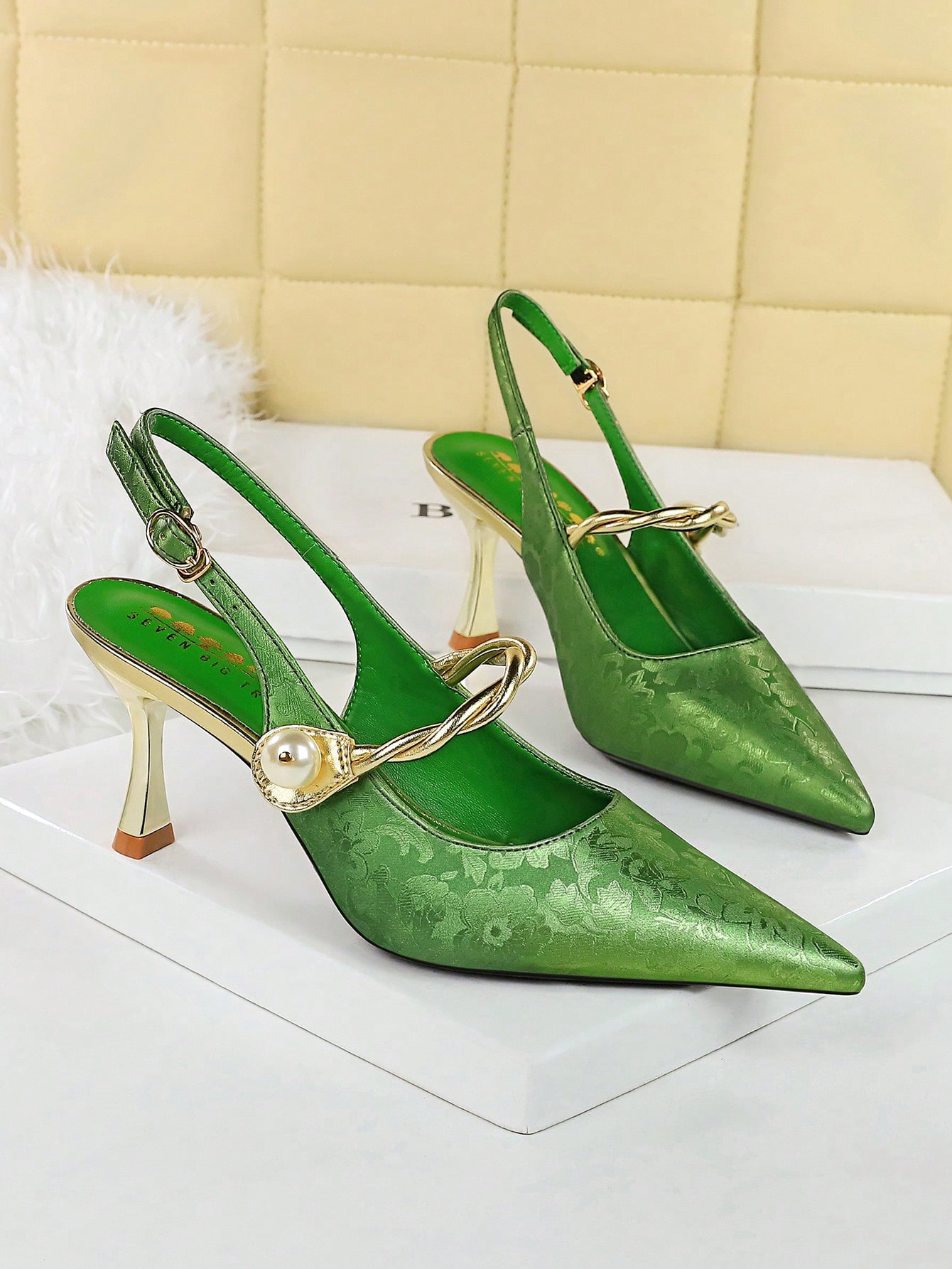 In Green Women Pumps