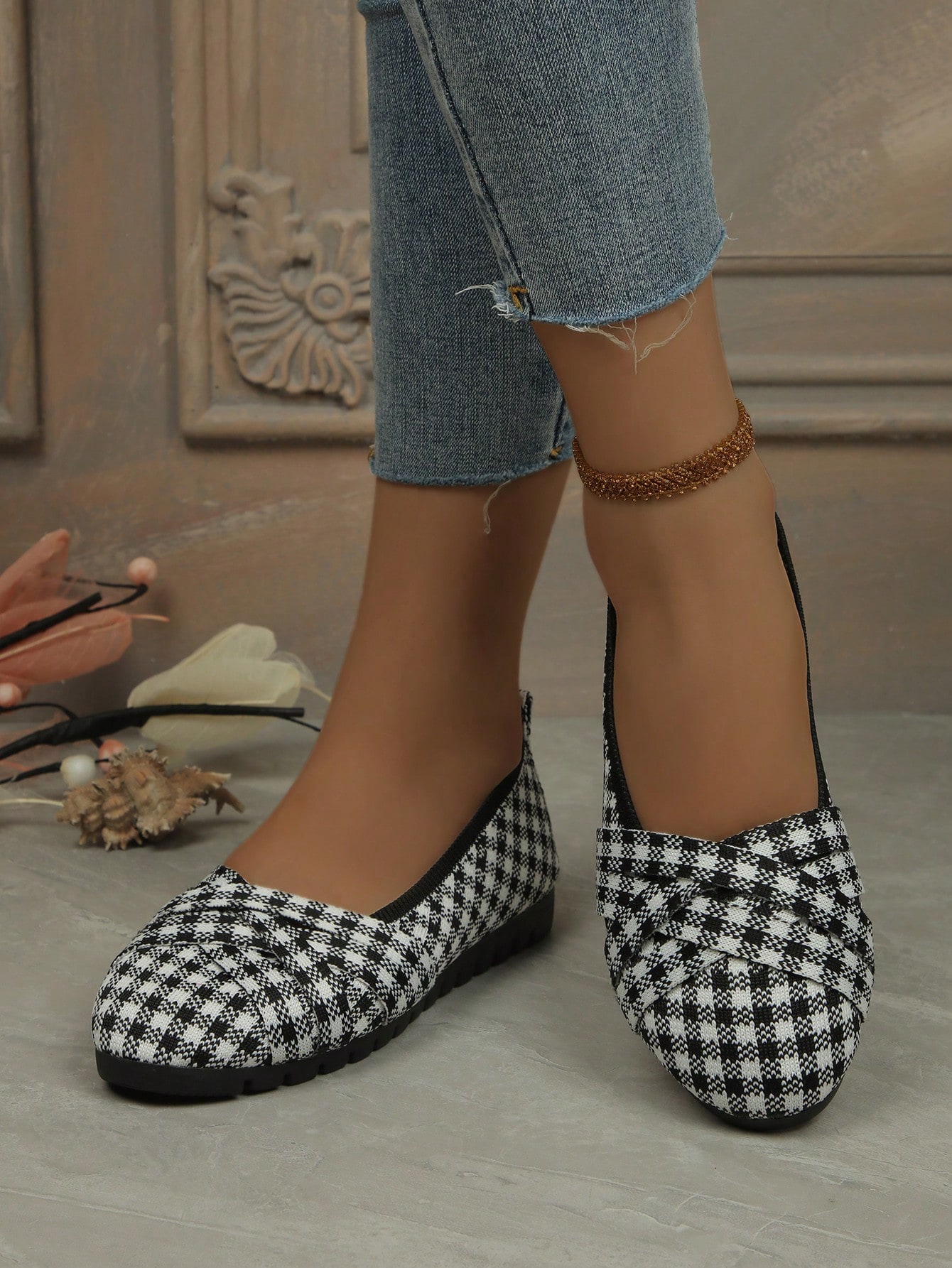 In Black and White Women Flats