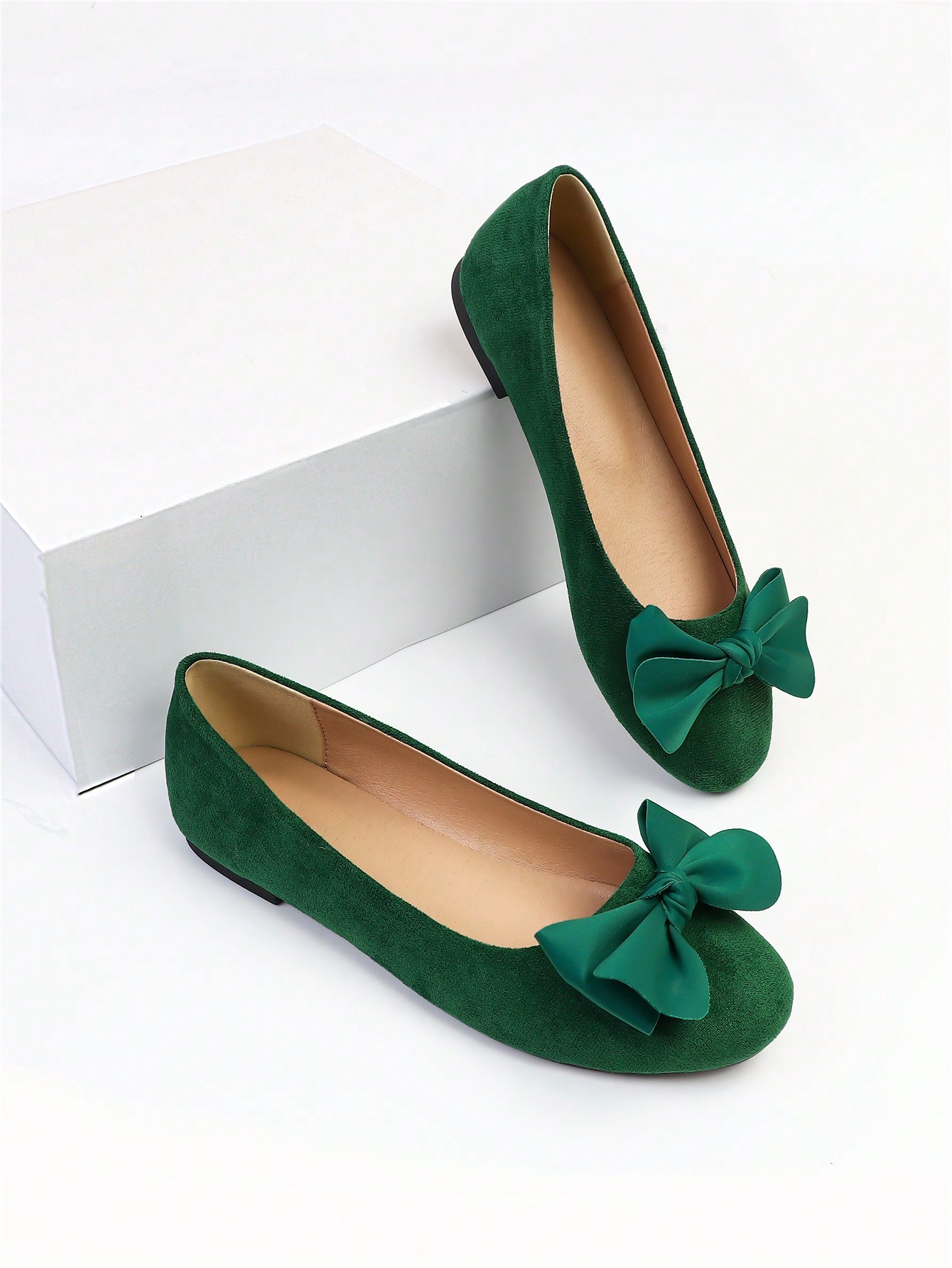 In Green Women Flats