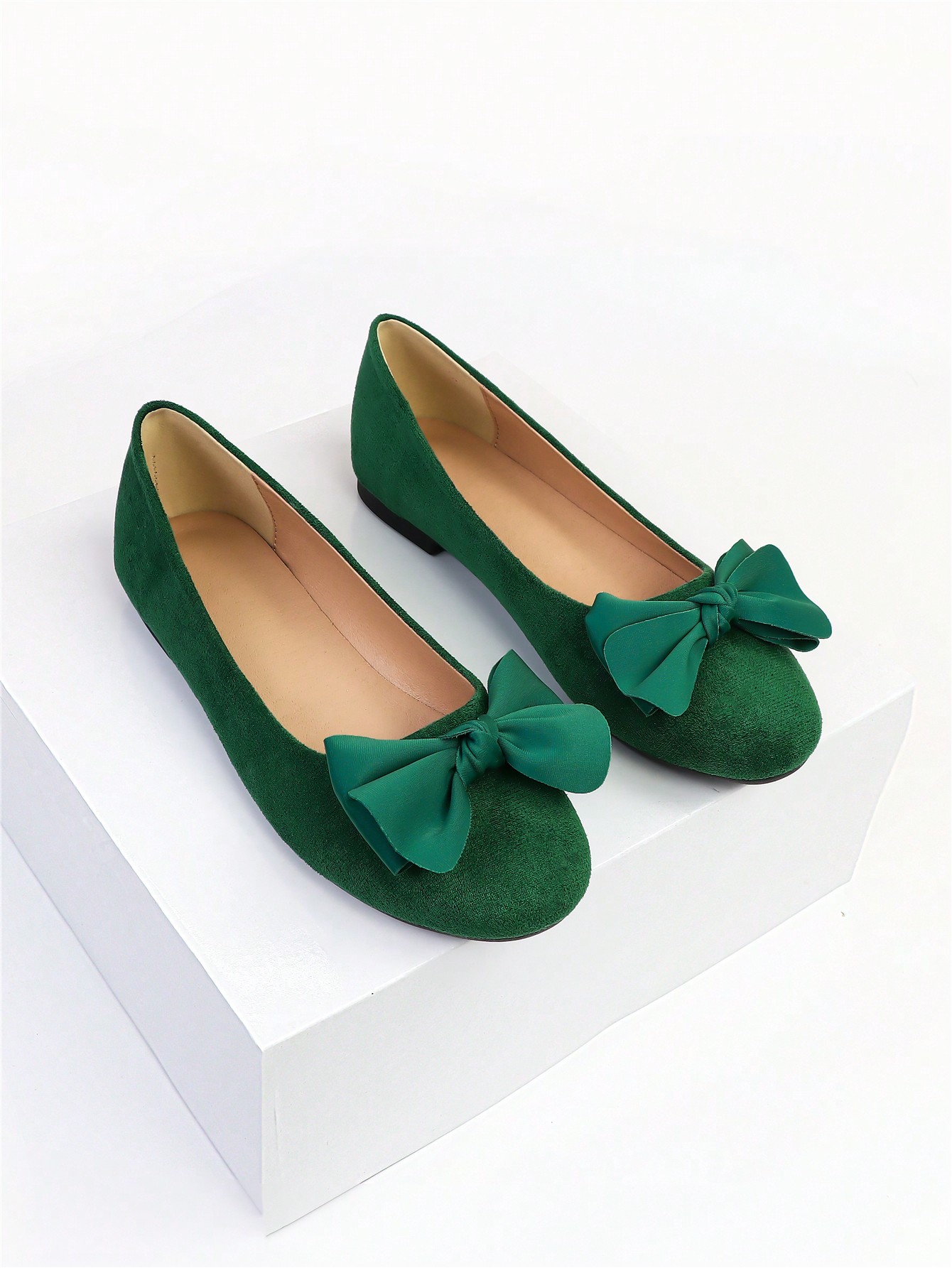 In Green Women Flats