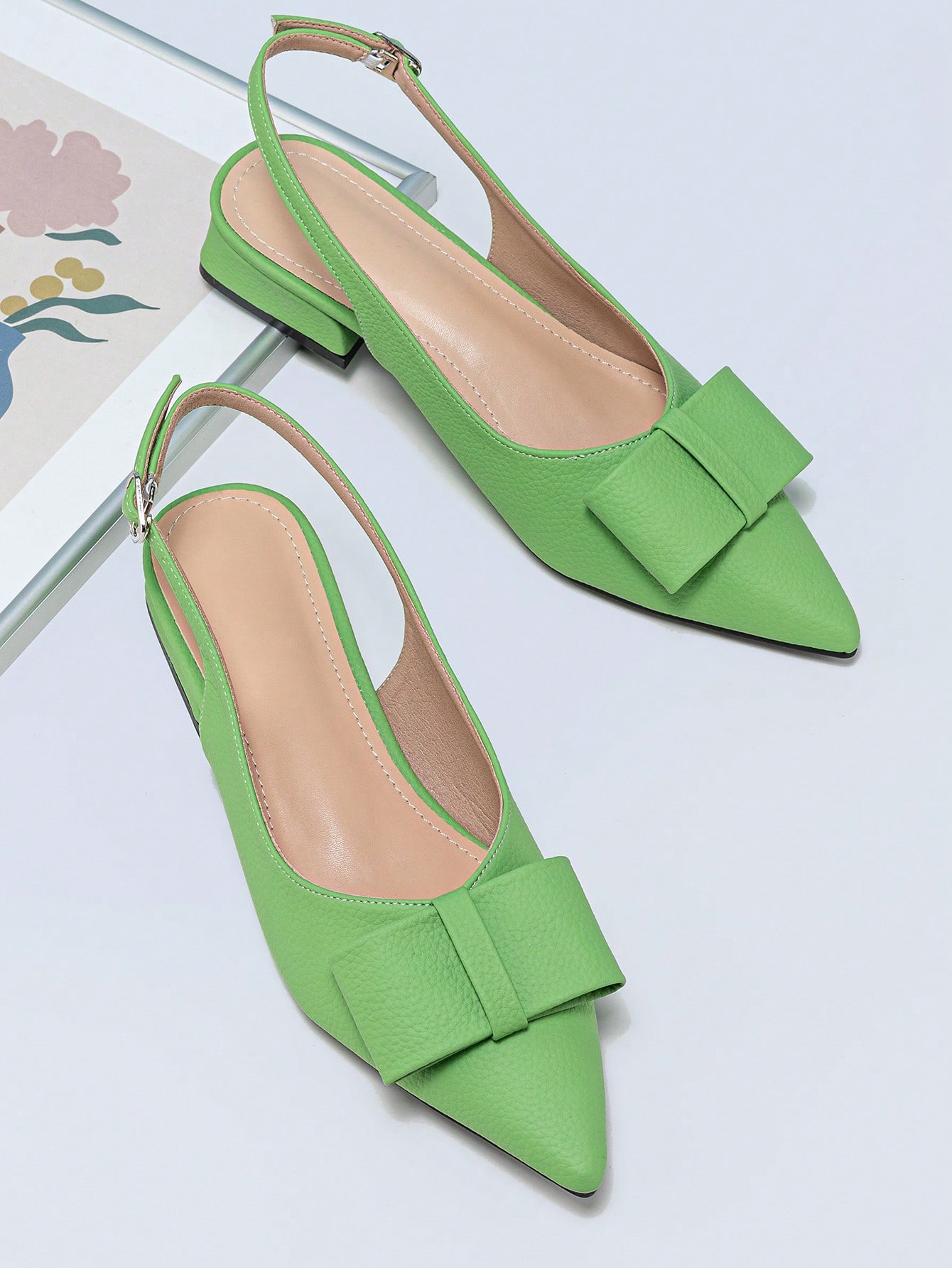 In Green Women Flats