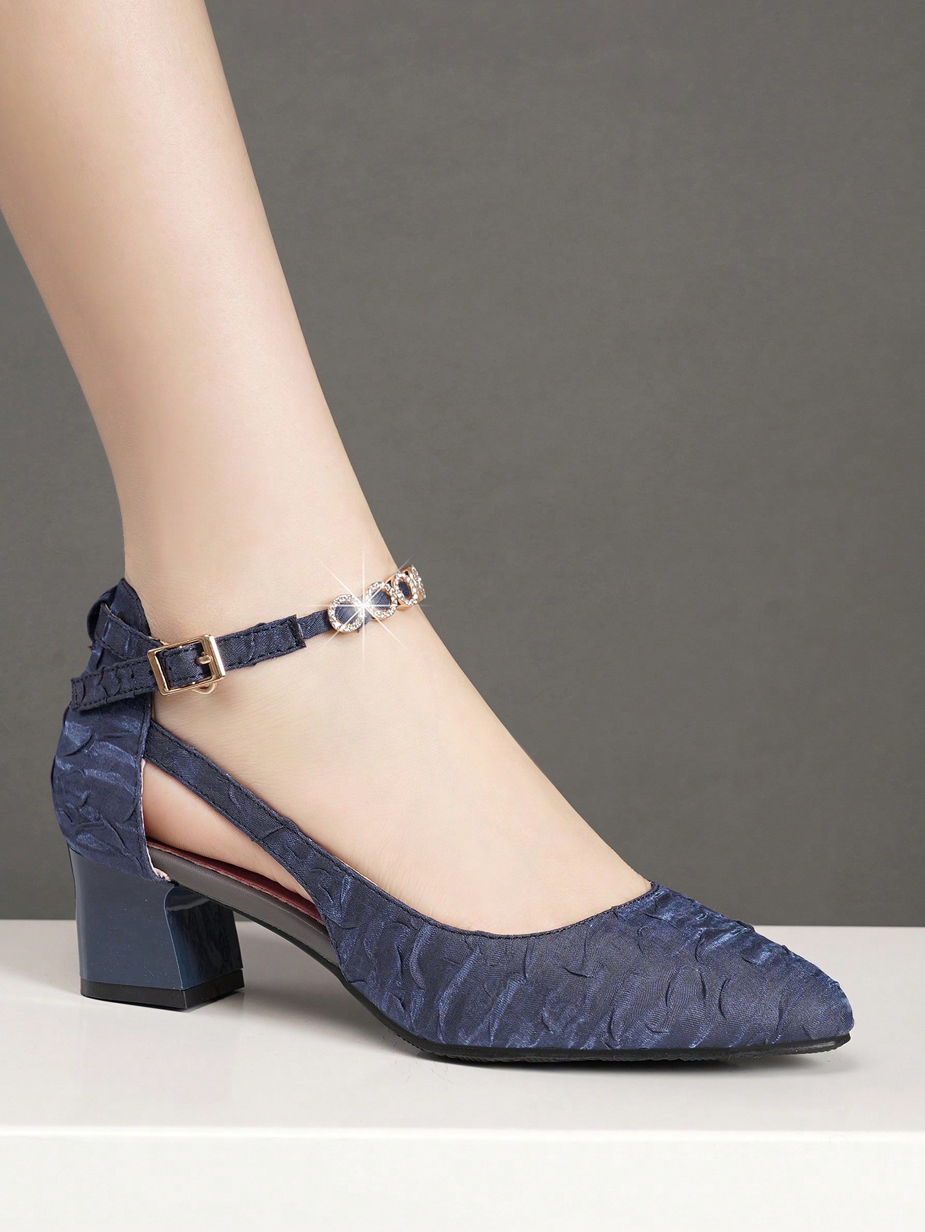 In Navy Blue Women Pumps