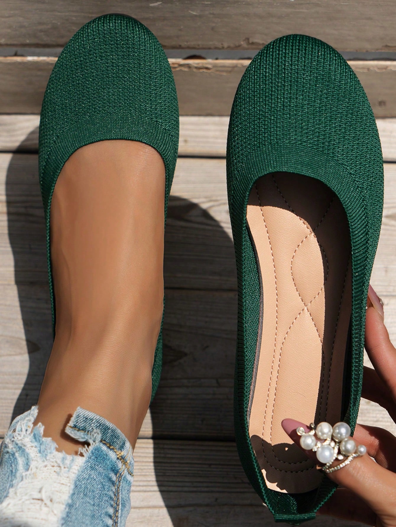 In Green Women Flats