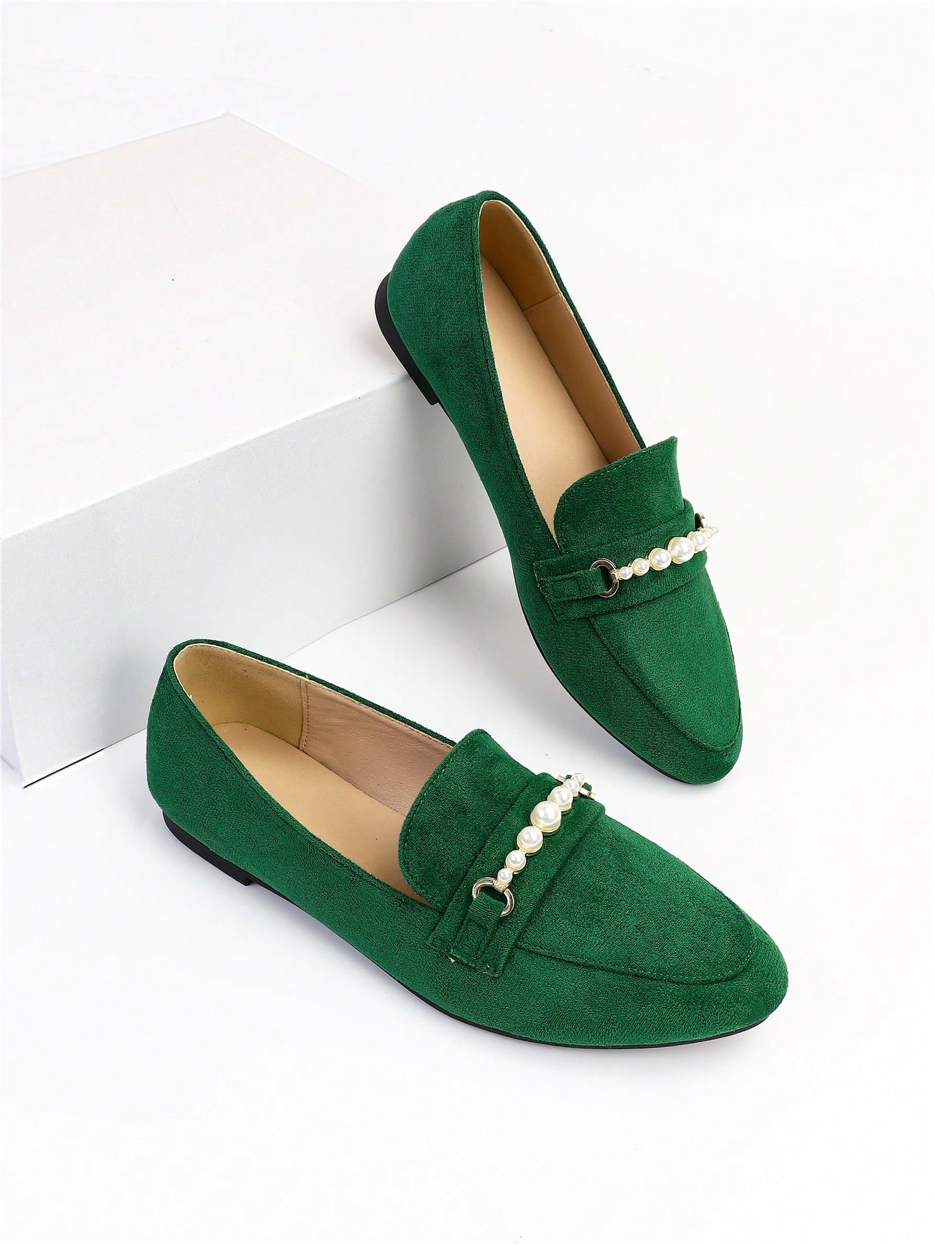 In Green Women Flats