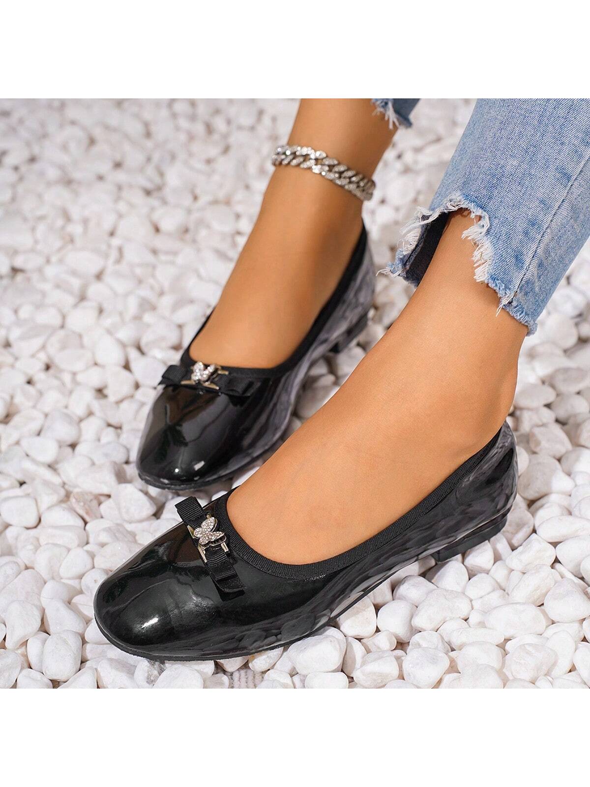 In Black and White Women Flats