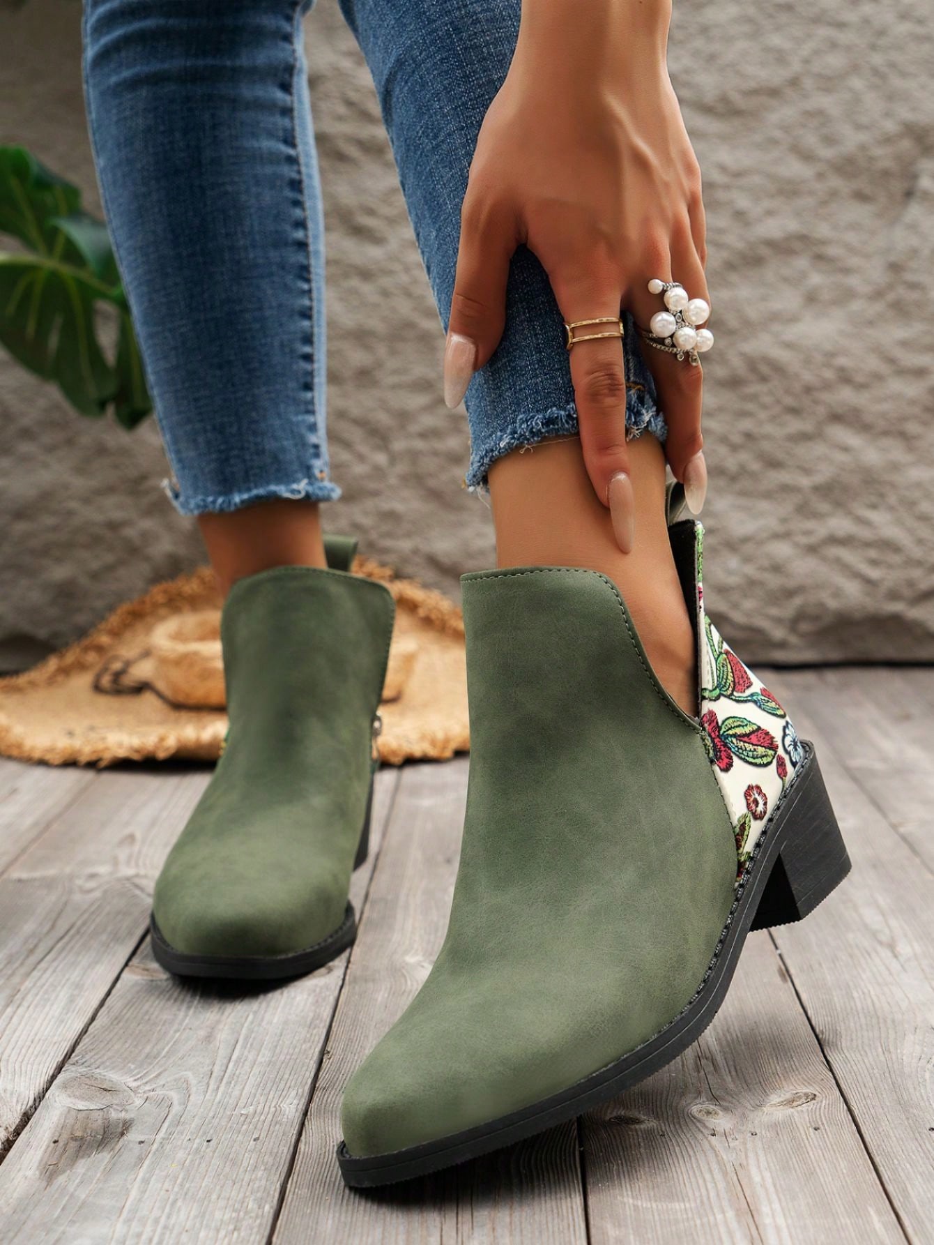 In Green Women Fashion Boots