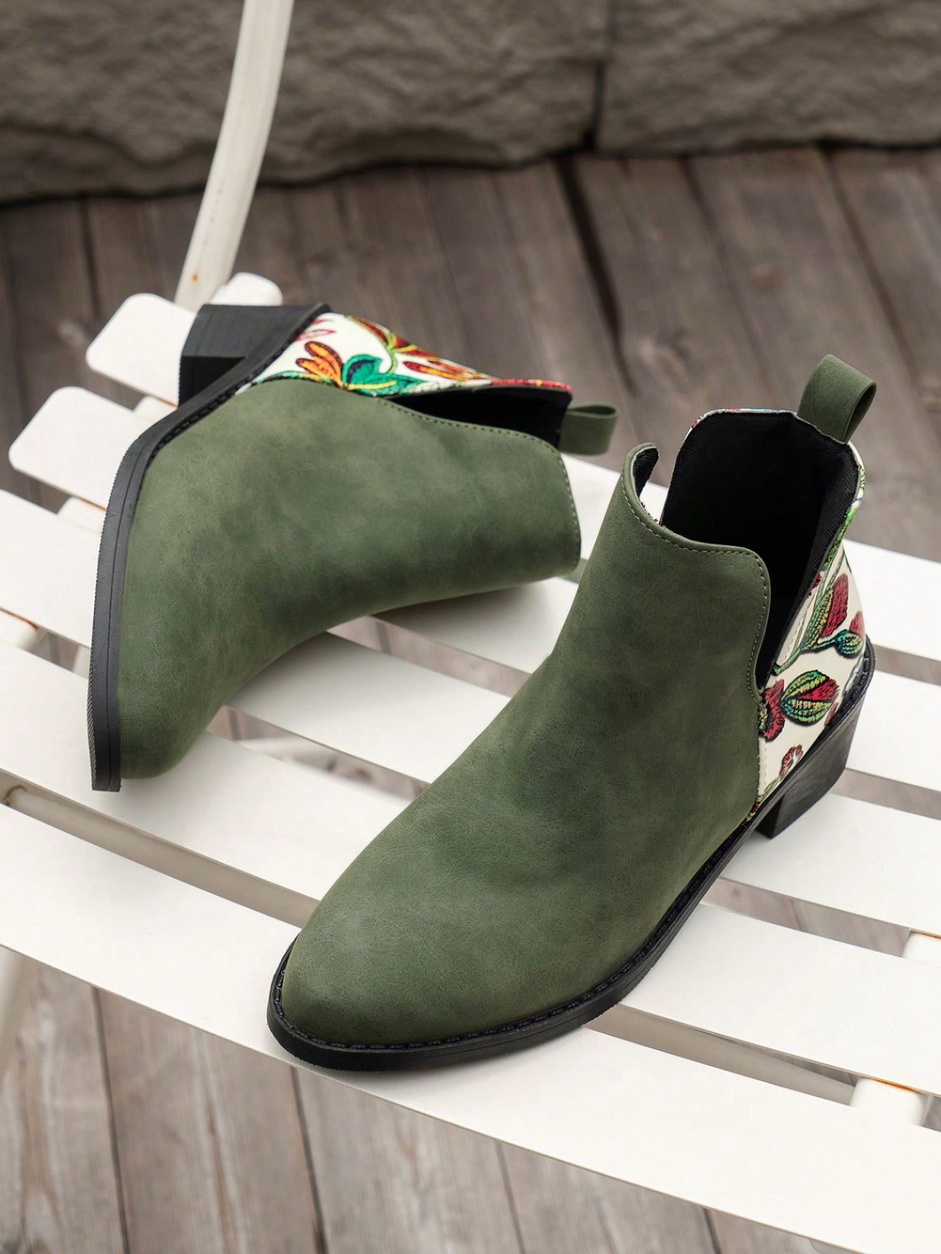 In Green Women Fashion Boots