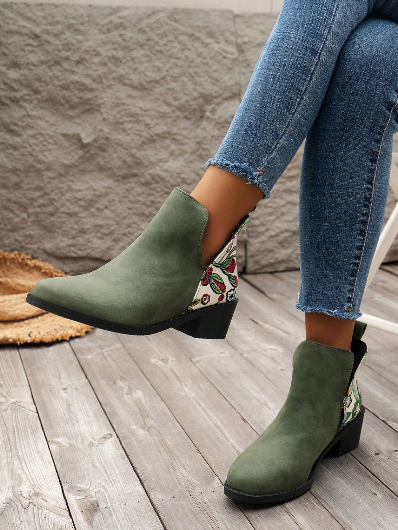 In Green Women Fashion Boots