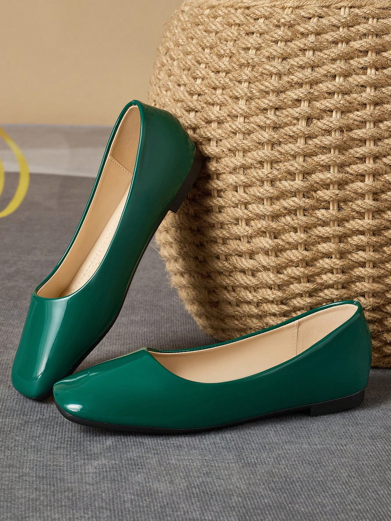 In Green Women Flats