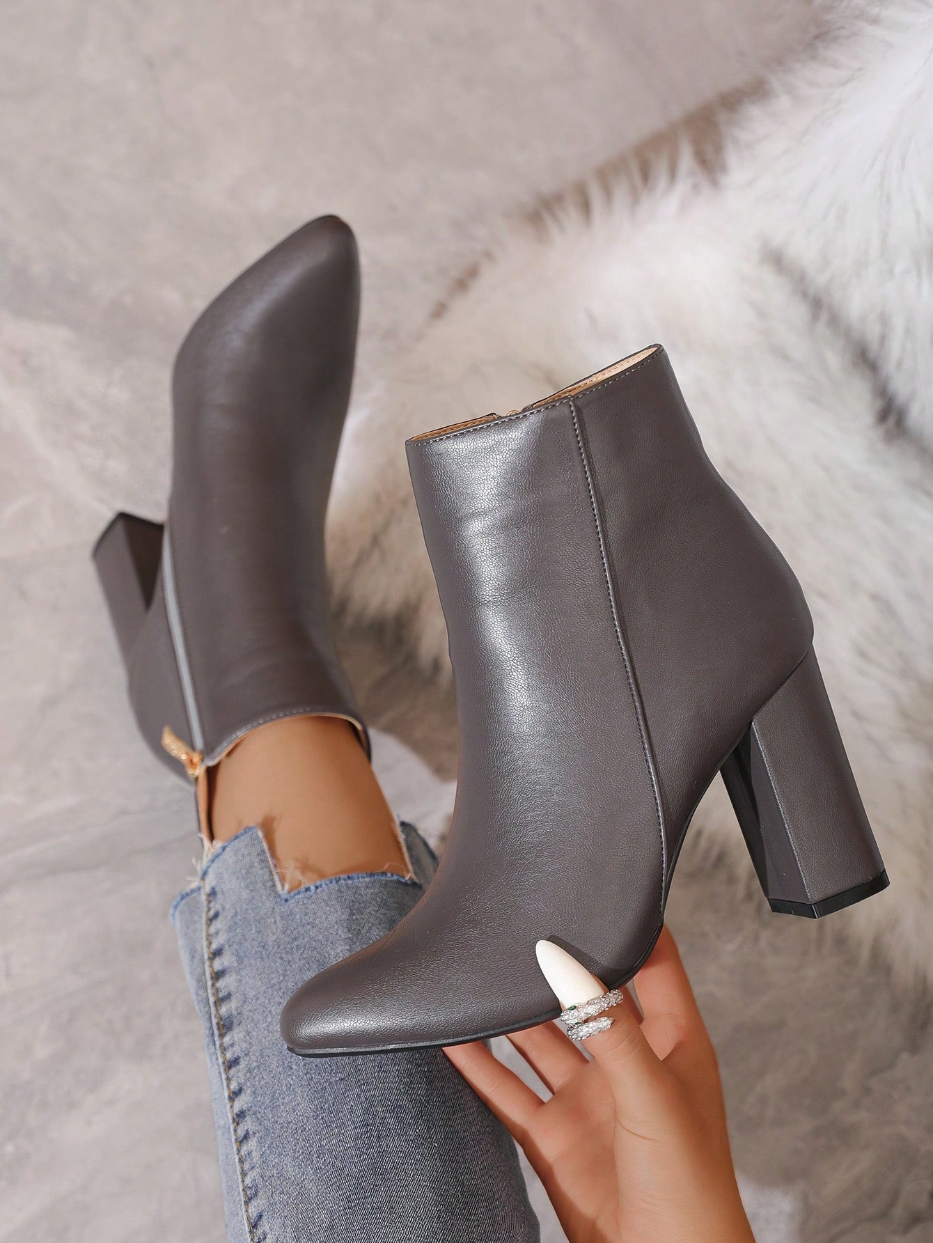 In Grey Women Ankle Boots & Booties