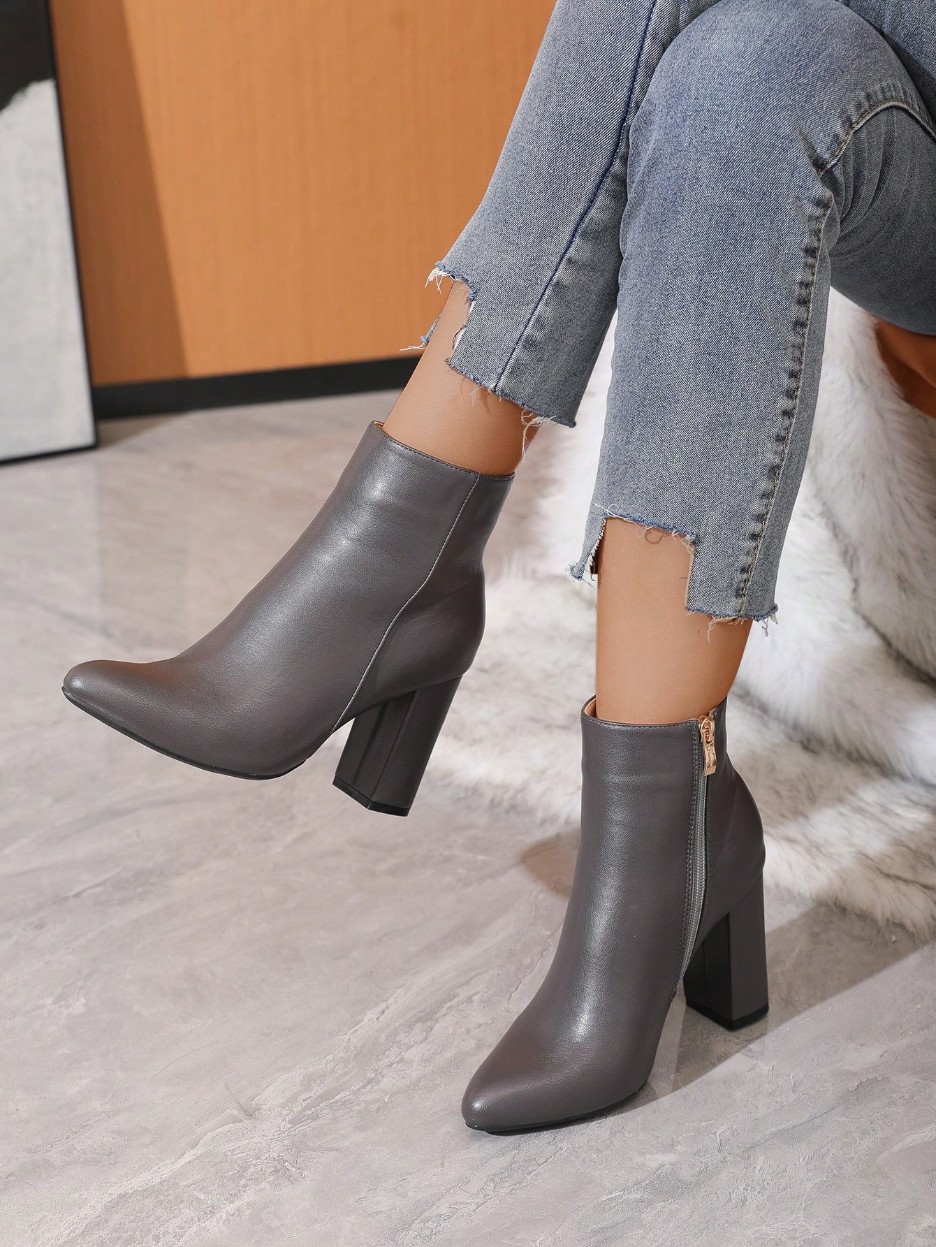 In Grey Women Ankle Boots & Booties