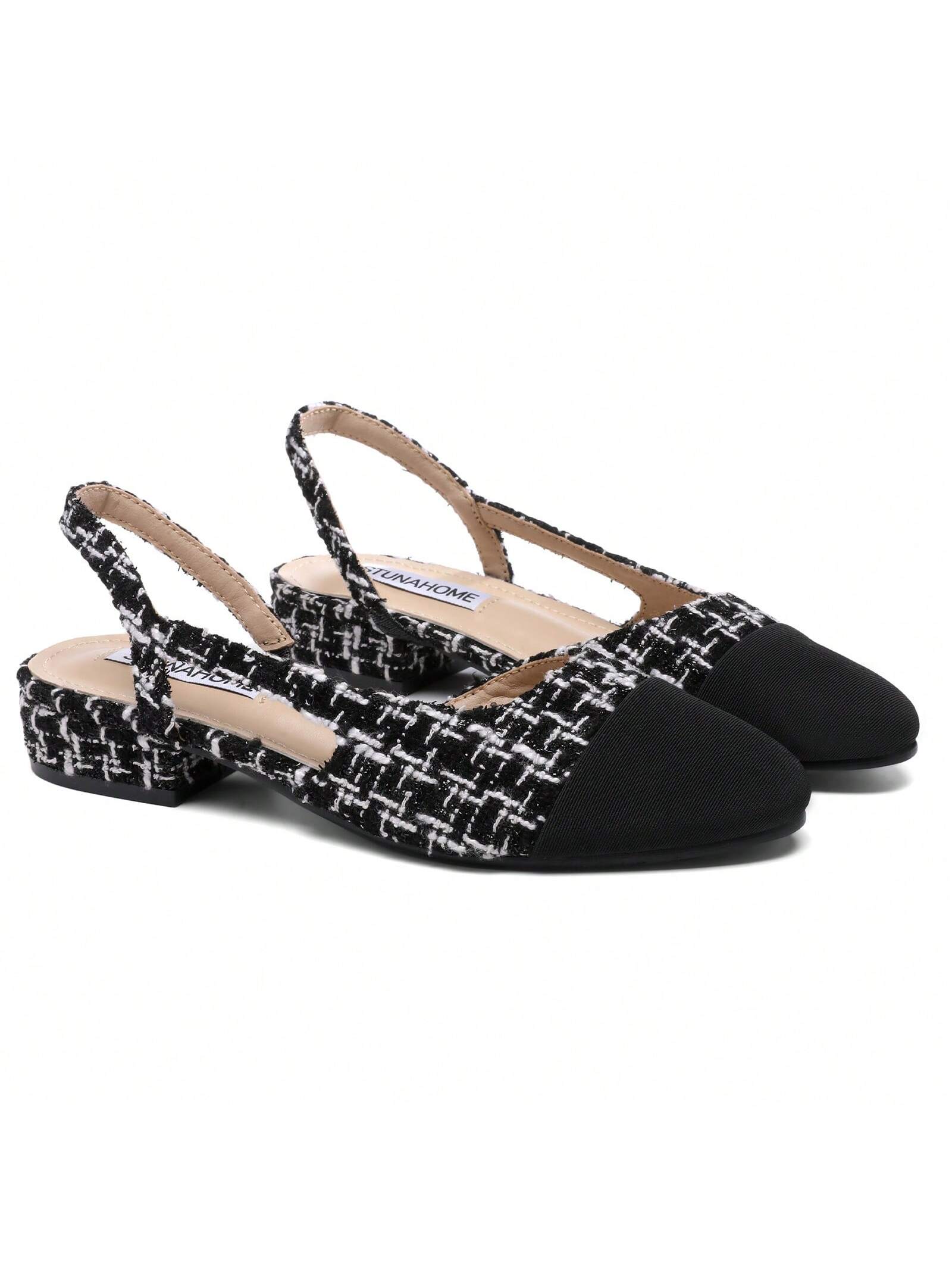 In Black and White Women Flats